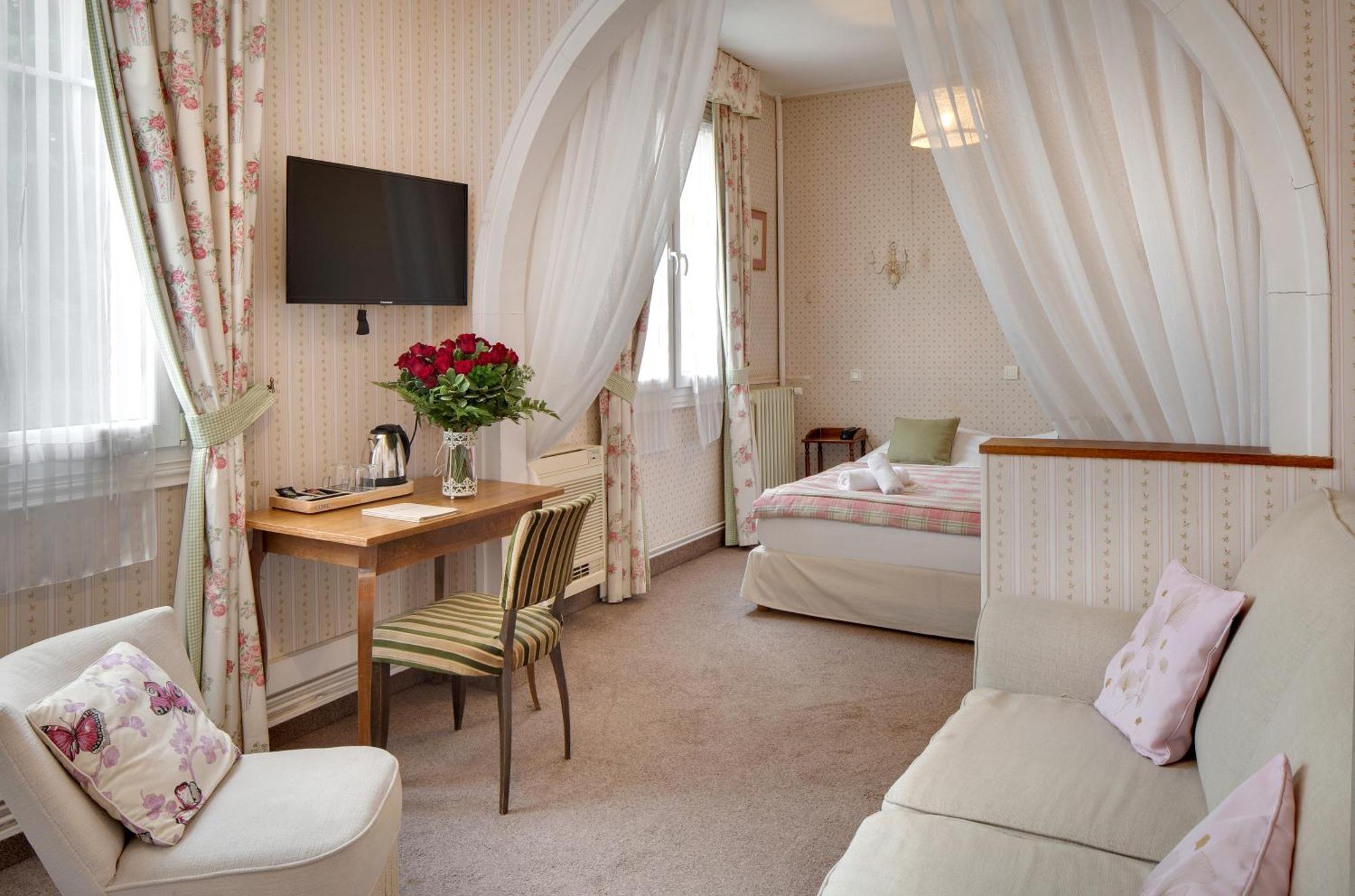 Hotel La Roseraie Шенонсо Екстериор снимка